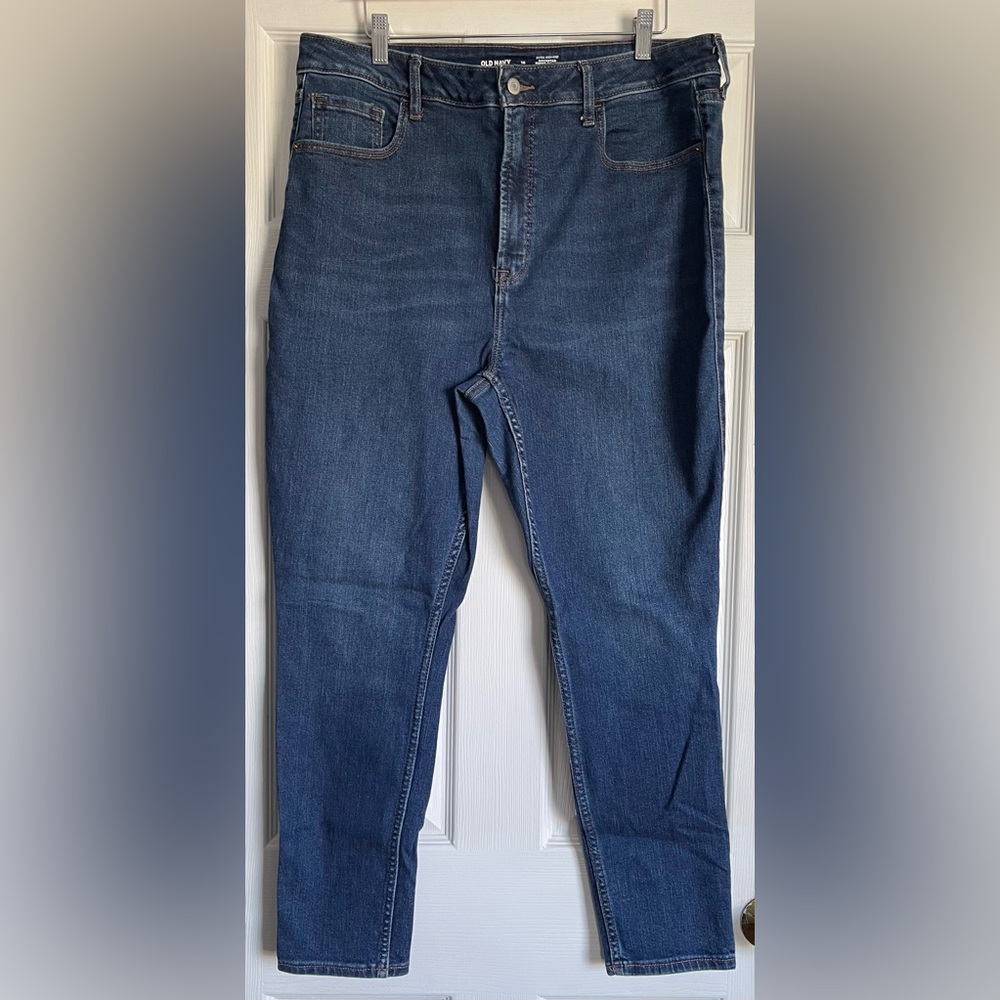 Old Navy Women’s Extra High-Rise Skinny Jeans in Dark Blue Wash